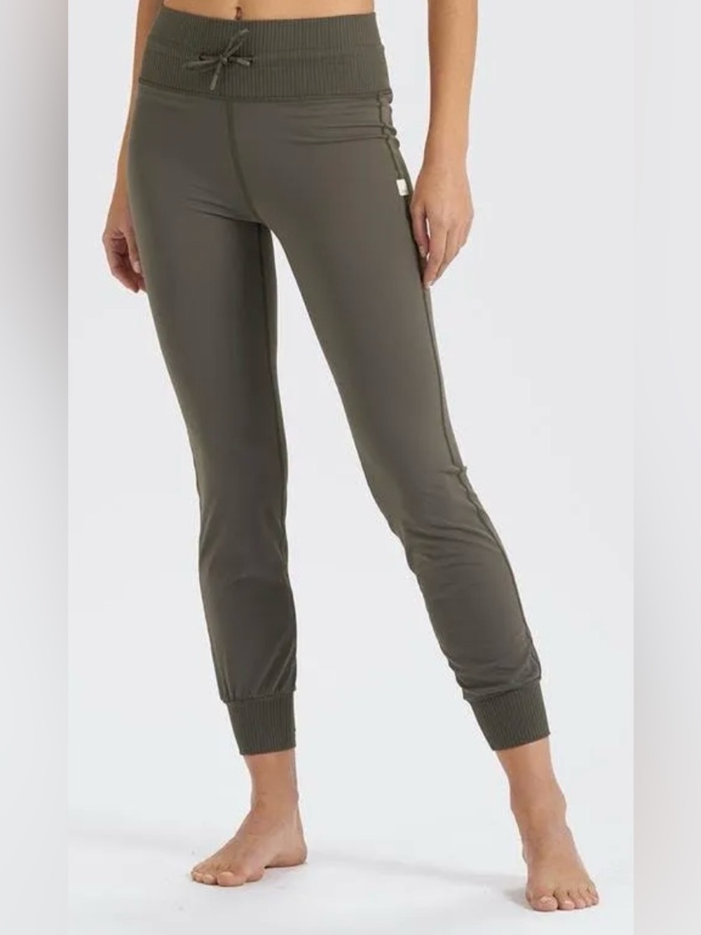 🌺LIKE NEW VUORI daily joggers 🌺